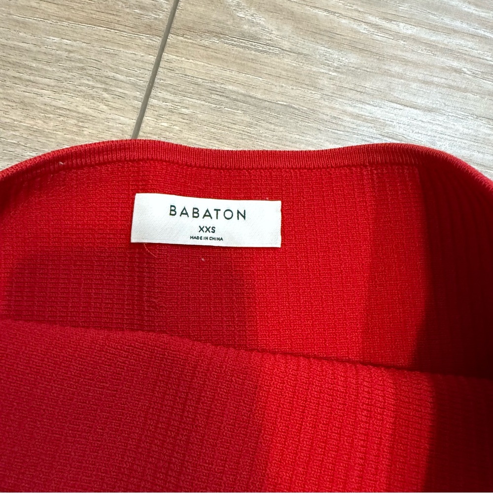 Red Ribbed Women's Strapless Crop Top - Picture 4 of 4